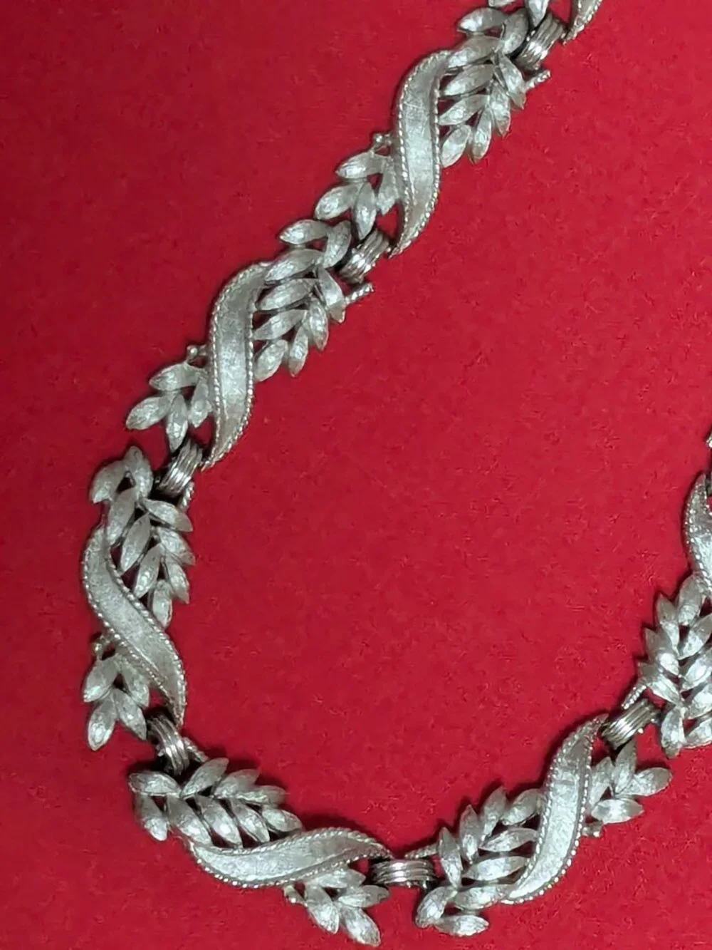 Vintage Signed TRIFARI Silver Tone Leaf Necklace Brushed Texture Mid-Century